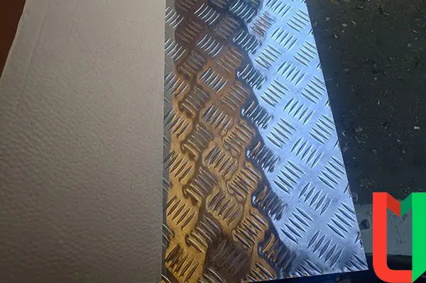 Рифлёный алюминиевый лист чечевица 0,5х400х1000 мм АМг2